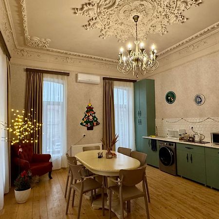 Moedani-Very Center Apartments In Кутаиси Екстериор снимка