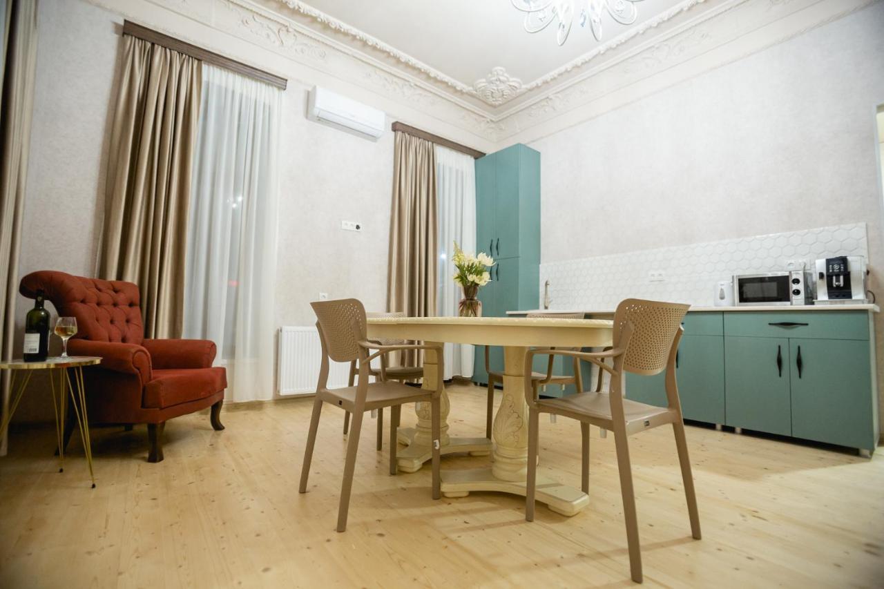 Moedani-Very Center Apartments In Кутаиси Екстериор снимка