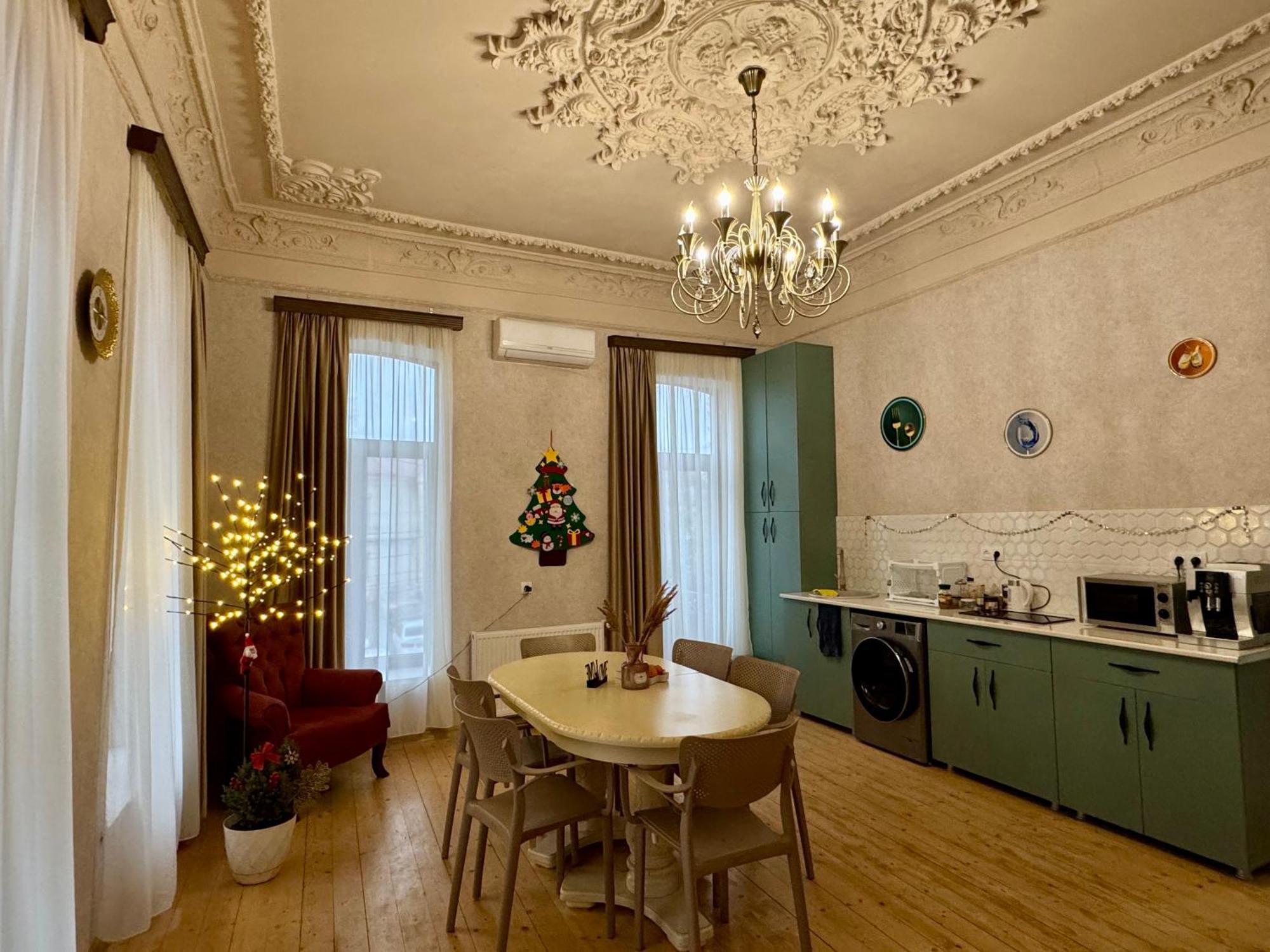 Moedani-Very Center Apartments In Кутаиси Екстериор снимка