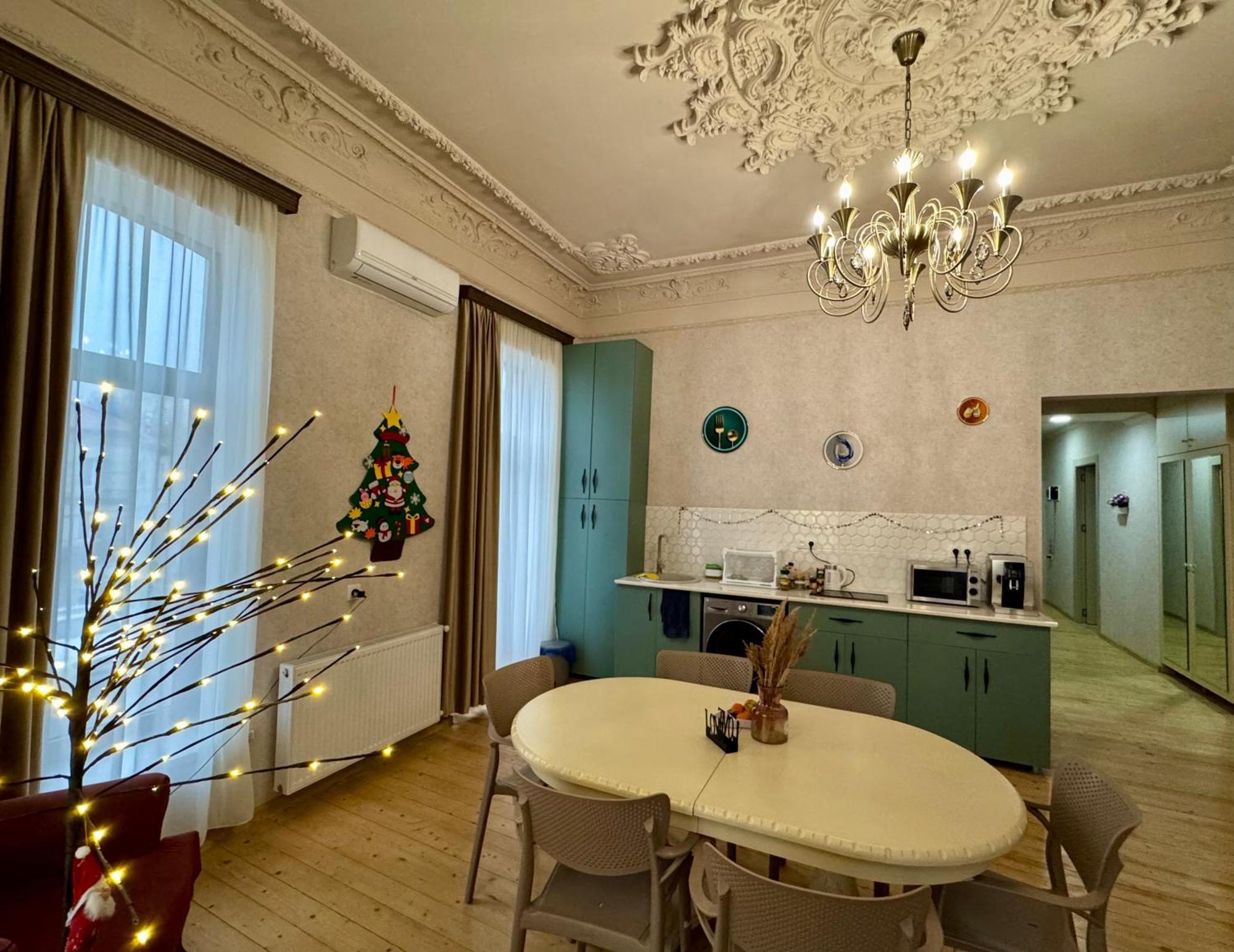 Moedani-Very Center Apartments In Кутаиси Екстериор снимка